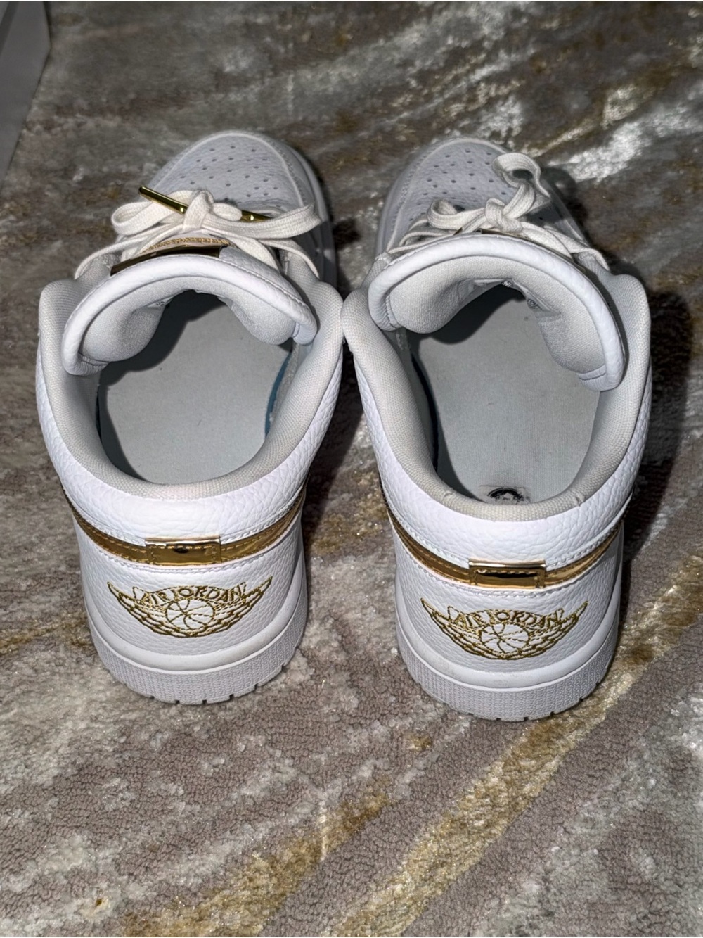 Jordan Air Jordan 1 Low SE White Metallic Gold White & Gold US 8 - Picture 5 of 5